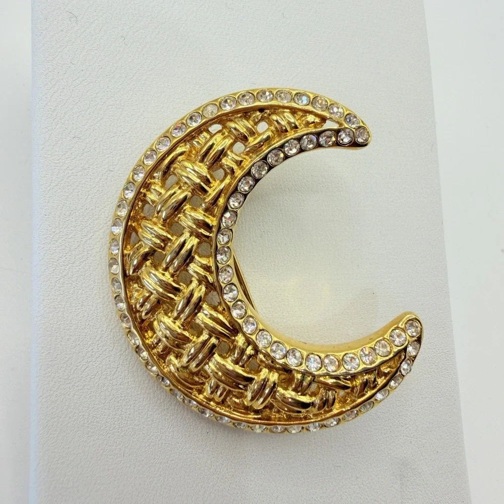Monet Brooch Moon Celestial Gold Tone Rhinestone Vintage OS Excellent Pin
